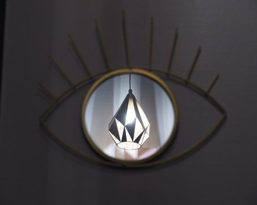 Eye blink icon for wellness guide